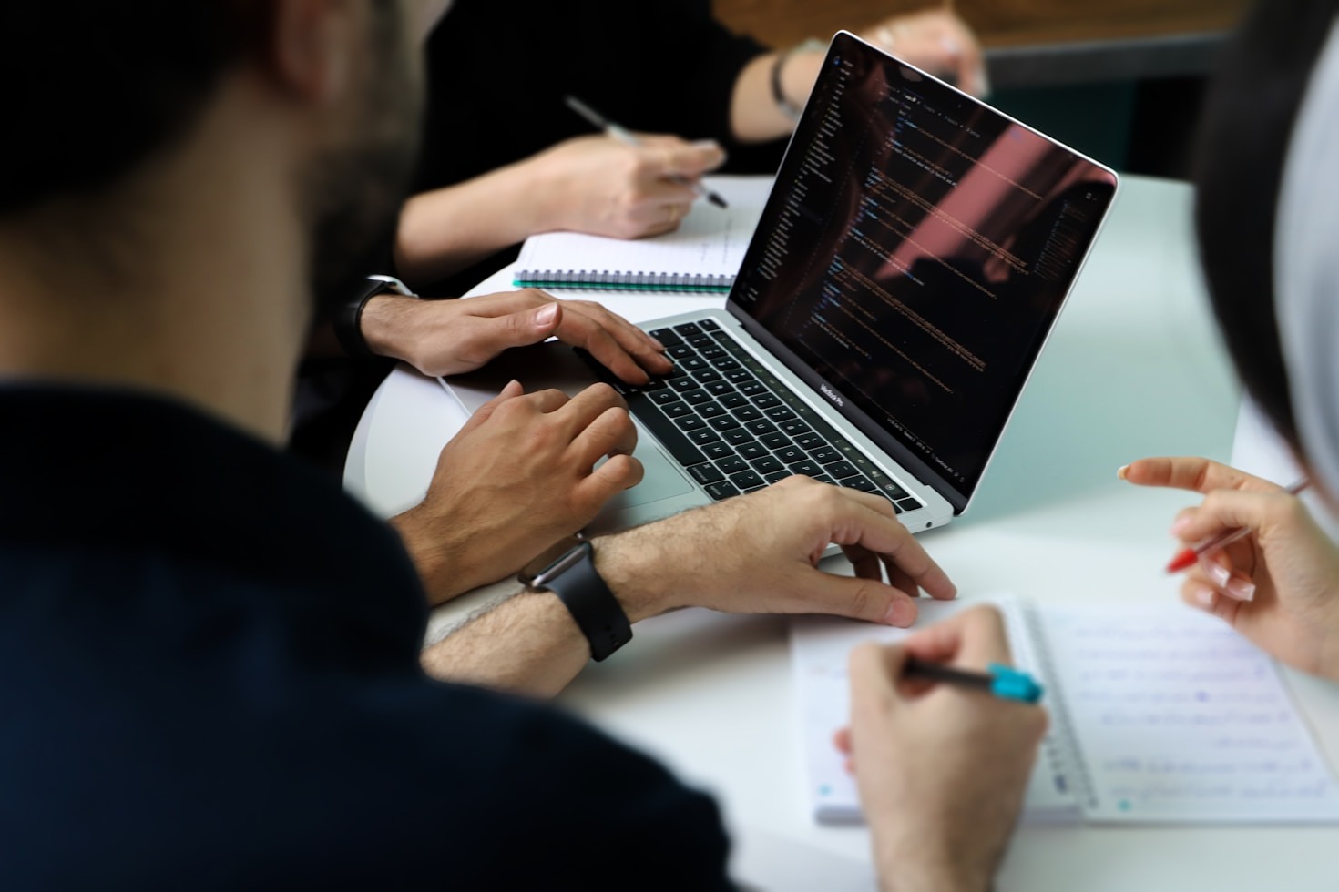 Autonomie, Kompetenz und Zugehörigkeit: Die psychologischen Grundbedürfnisse im Team